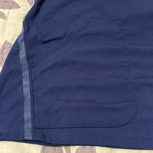 Grey’s Anatomy Impact Elevate Top (size Small, color Navy) - Picture 3 of 7